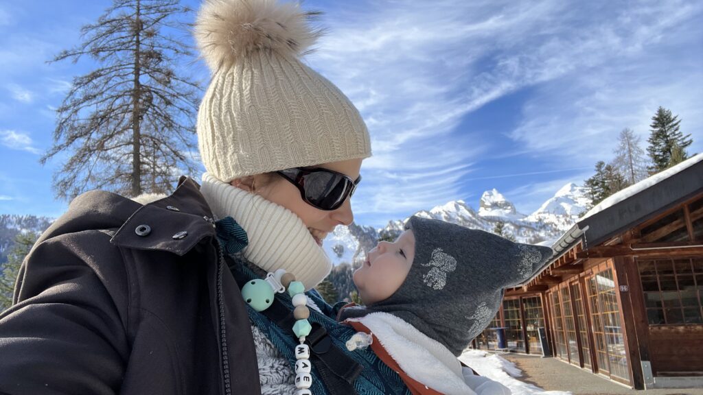 Les bienfaits du portage physiologique - Le portage permet de tisser des liens forts