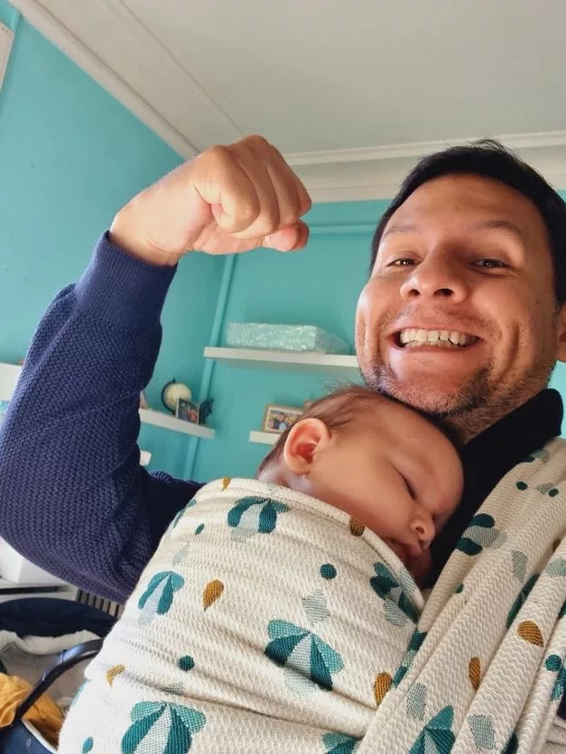 Les bienfaits du portage physiologique - Le portage libère les bras