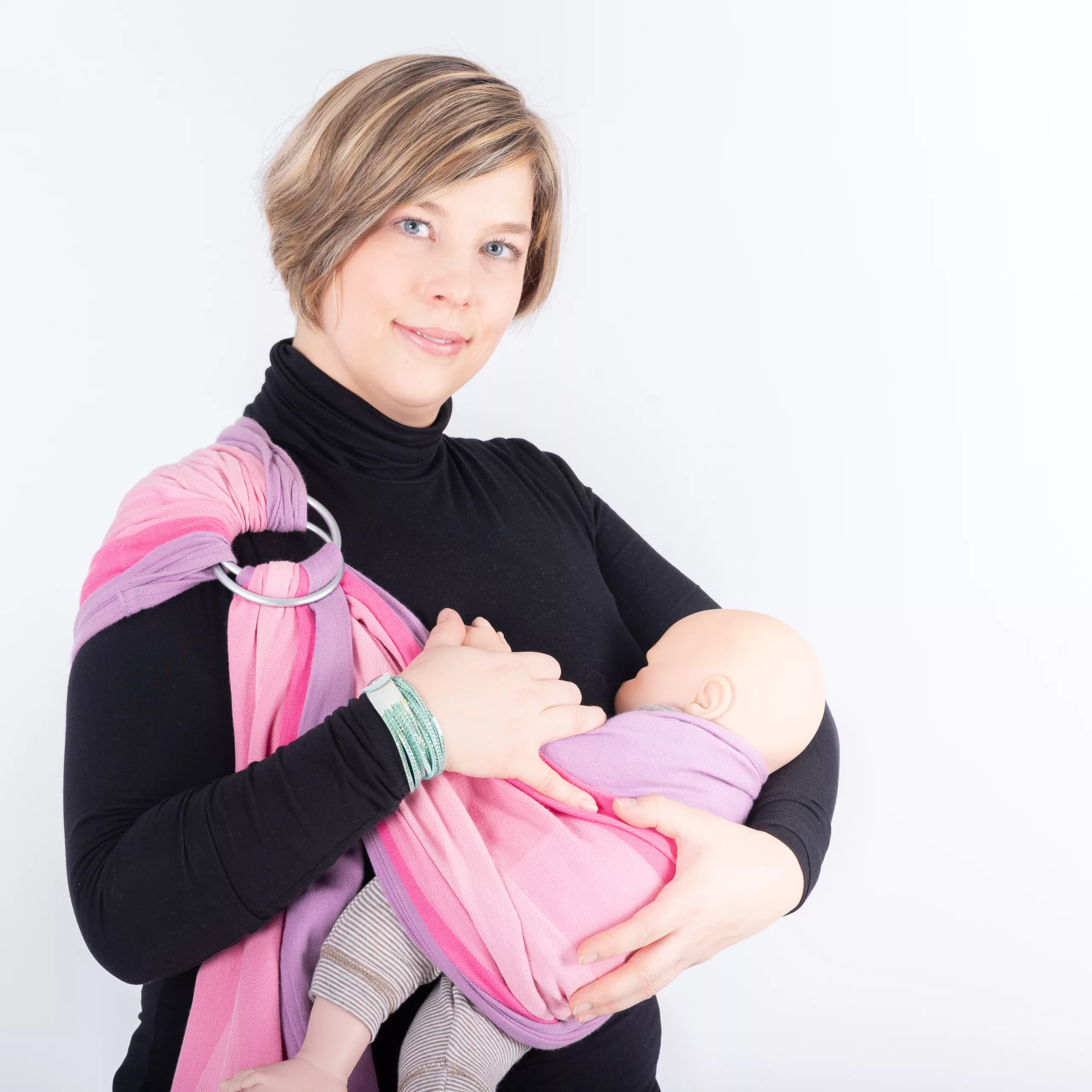 LoveAndBonds_Studio_1x1_Banner-7447