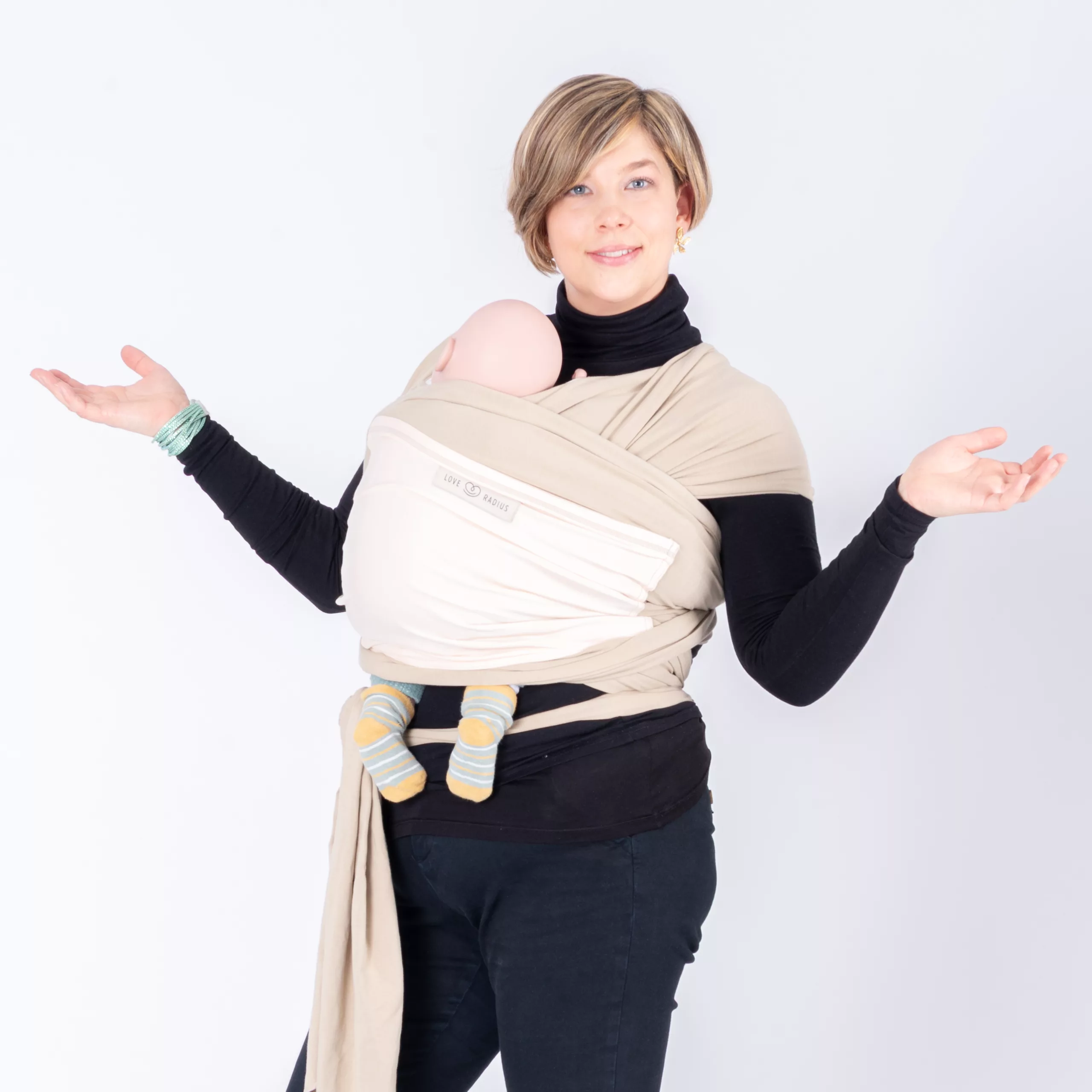 LoveAndBonds_Studio_1x1_Centered-7360