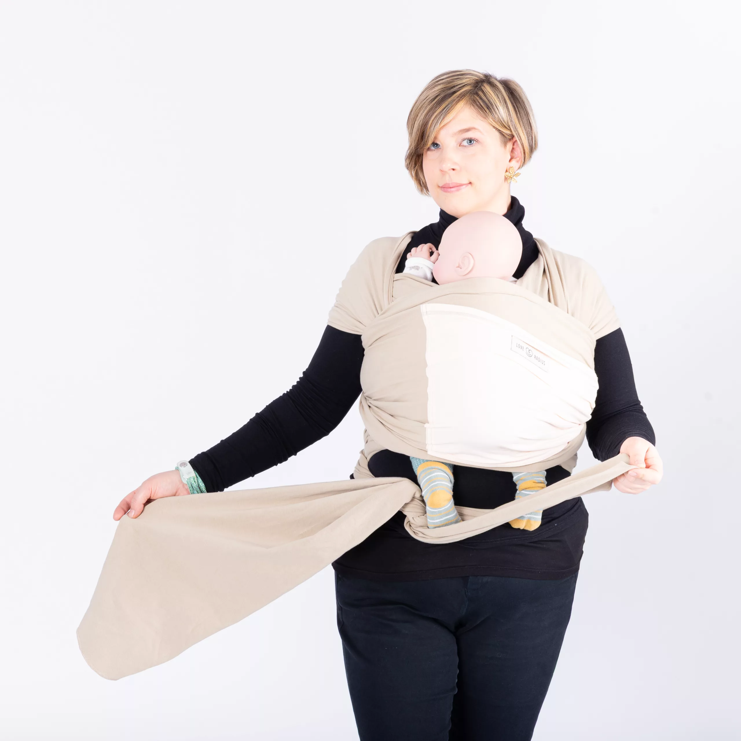 LoveAndBonds_Studio_1x1_Centered-7378